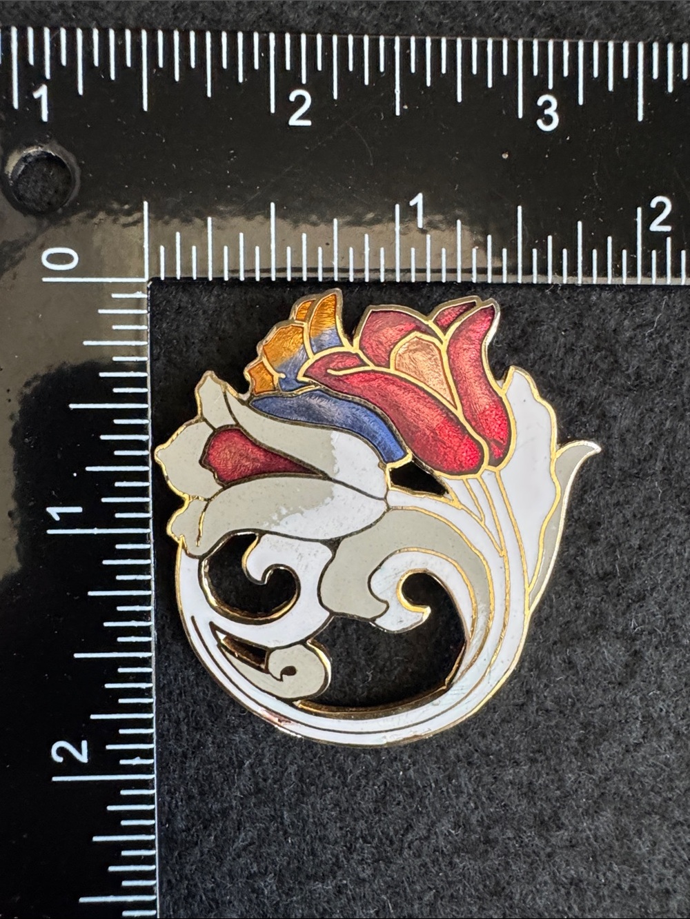 VTG 1980s Cloisonne Enamel Floral Brooch Pin Gold Tone Openwork Floral Boquet - Picture 3 of 3